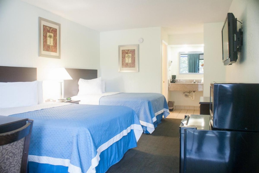 Double Room with Two Double Beds - Mobility Access/Non-Smoking