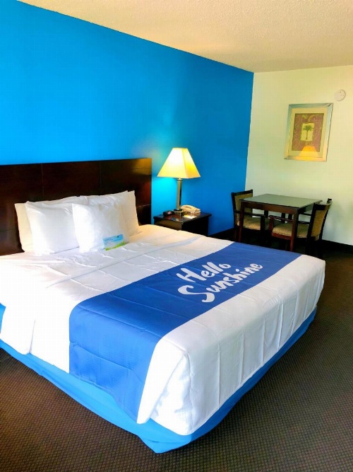 Days Inn by Wyndham Kissimmee FL image 7